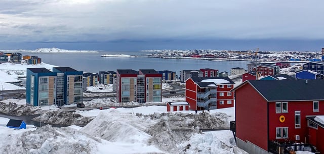 Schnee liegt in Nuuk, der Hauptstadt Grönlands
