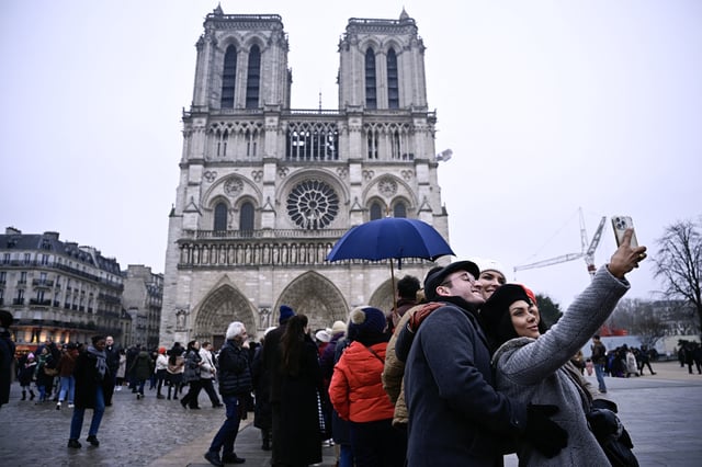 La première semaine de sa réouverture en décembre, Notre-Dame a accueilli 270.000 visiteurs en huit jours.