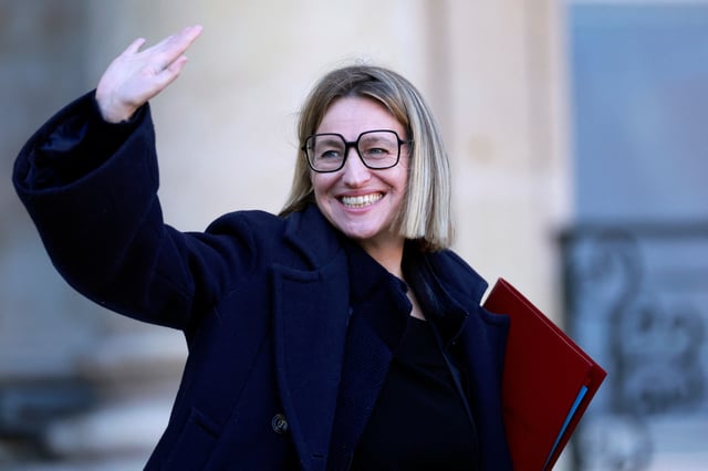 La ministre a expliqué travailler sur la question de la régularisation des sans-papiers.