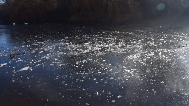 Ein Mann (62) ist beim Eisbaden in der Uckermark (Brandenburg) ums Leben gekommen!