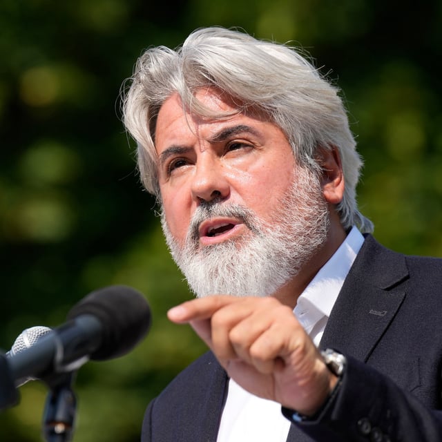Pablo Rodriguez announces his resignation as transport minister during a press conference in Gatineau, on  September 19, 2024. THE CANADIAN PRESS/Adrian Wyld