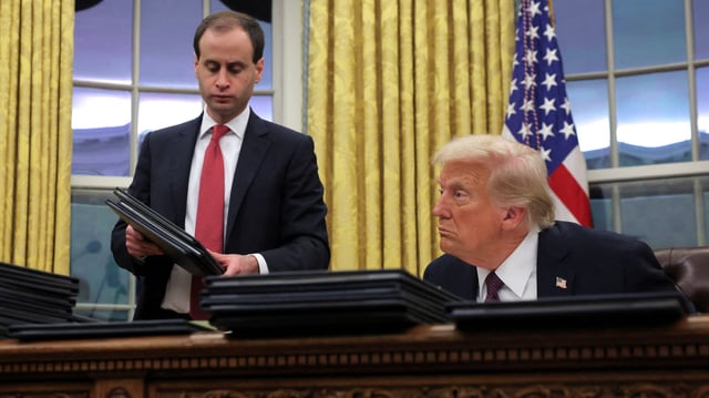 Donald Trump dans le Bureau Ovale de la Maison-Blanche, à Washington, le 20 janvier.