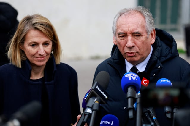 François Bayrou et la ministre du Travail et de l’Emploi, Astrid Panosyan-Bouvet, à Paris, le 17 janvier 2025.