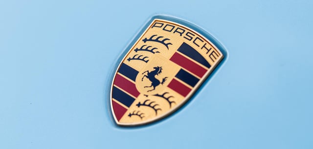 Mit 60 Millionen Euro will Porsche dem strauchelnden Batteriehersteller unter die Arme greifen