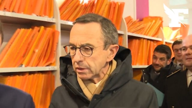 Immigration: ces centaines de dossiers de demandeurs d'asile auxquels Bruno Retailleau a fait face