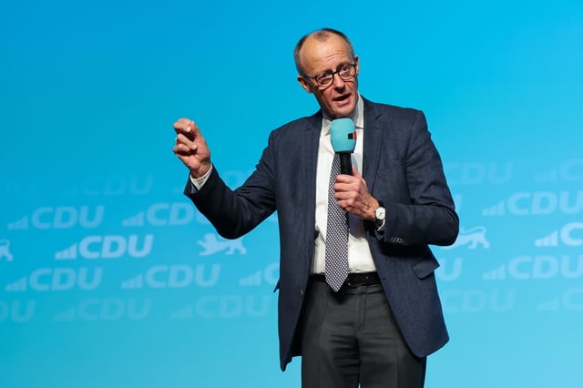 Friedrich Merz, Bundesvorsitzender der CDU und Kanzlerkandidat der Union, redet im Carmen Würth Forum auf dem Neujahrsempfang der CSU Künzelsau.