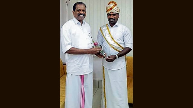 Minister OR Kelu with Raman Rajamannan. (HT photo)