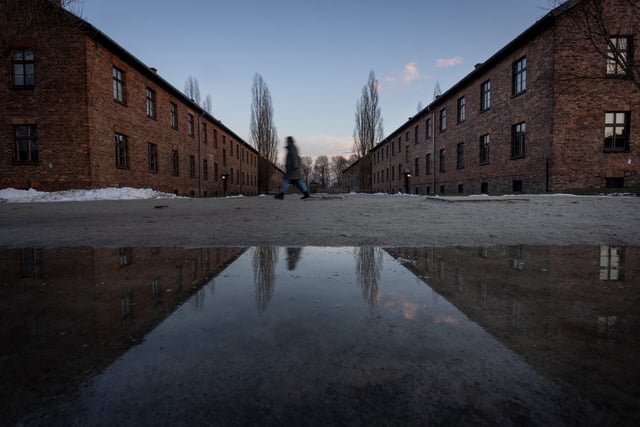 L’ancien camp de concentration et d’extermination d’Auschwitz-Birkenau, le 26 janvier 2025.