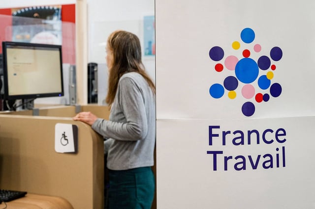 Au quatrième trimestre 2024, France Travail (ex-Pôle emploi) a enregistré 117 000 inscrits de plus en catégorie A (sans aucune activité), soit une hausse de 3,9 %.