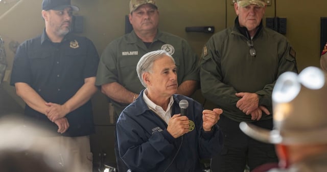 Gov. Abbott speaks to DPS Troopers and National Guard troops at a Thanksgiving dinner event in Edinburg on Nov. 26, 2024.