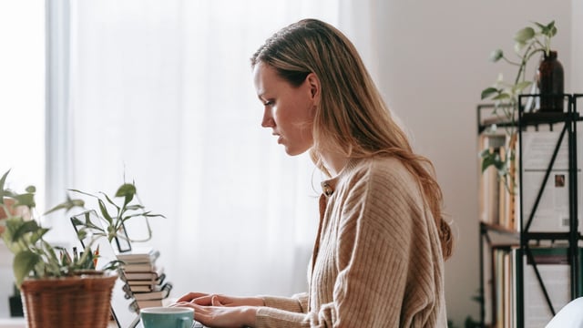 Some employees who still enjoy hybrid mode facilities have been fighting back the 'back-to-office' mandates. 