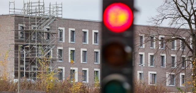 Eine rote Ampel. Eigentlich müssten sich alle Verkehrsteilnehmer daran halten
