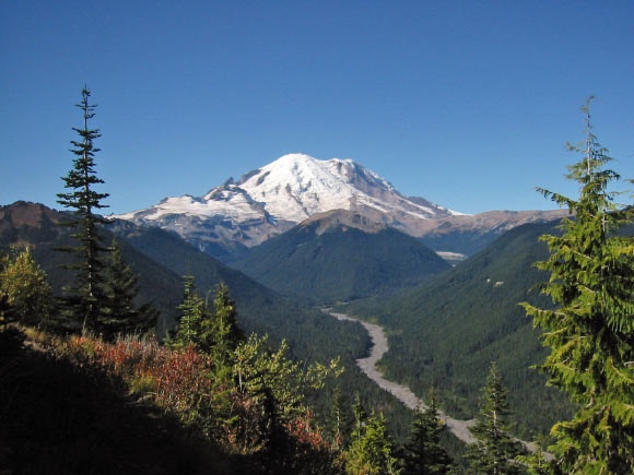 Mount Rainier. Image credit: Walter Siegmund / CC BY-SA 3.0.