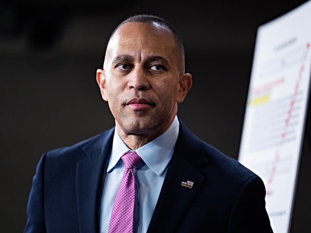 UNITED STATES - JANUARY 23: House Minority Leader Hakeem Jeffries, D-N.Y., arrives for his weekly news conference in the Capitol Visitor Center on Thursday, January 23, 2025. (Tom Williams/CQ Roll Call)
