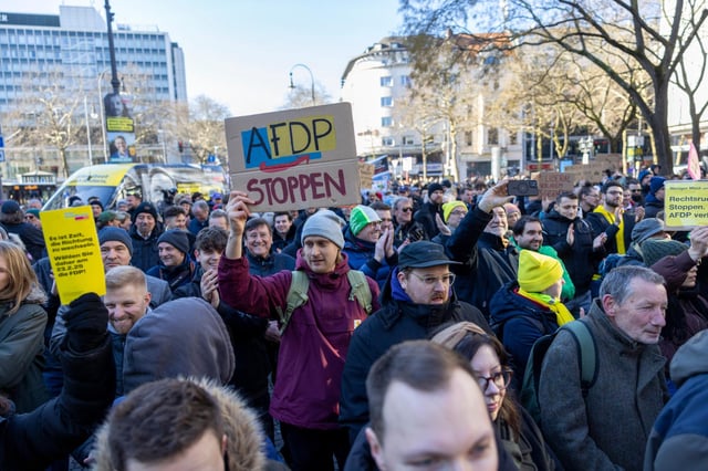 Protest am Rande der Wahlveranstaltung in Köln