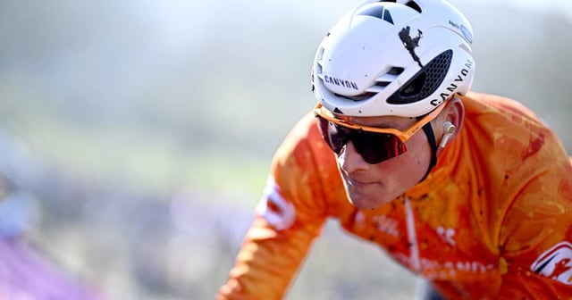 Mathieu van der Poel lors de la reconnaissance du parcours, samedi à Liévin.