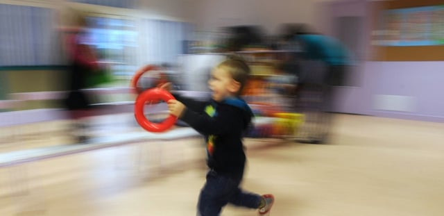 Les micro-crèches se mobilisent le 3 février 2025 pour protester contre un projet gouvernemental qui révise à la hausse les normes d'encadrement et de formation dans ces structures
