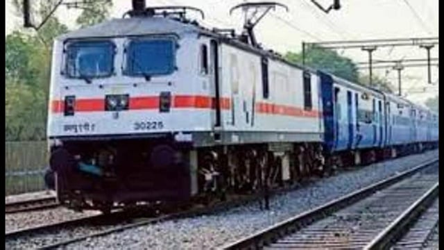 5,200 km of railway tracks have been laid in UP over the past decade: Railway minister (Sourced)