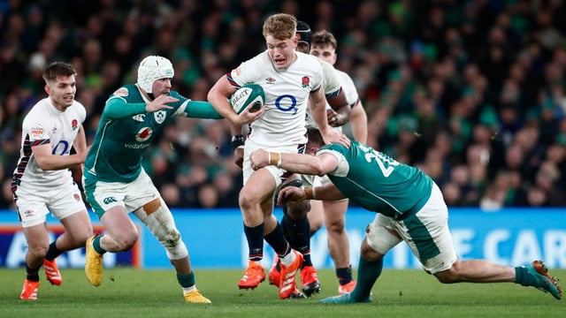 Fin Smith is considered to be strong at bringing others into the game