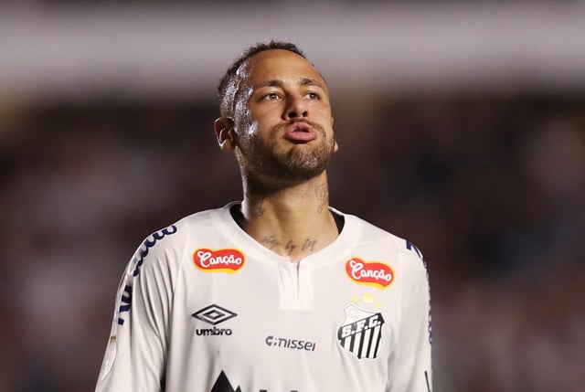 Soccer Football - Paulista Championship - Santos v Botafogo SP - Estadio Vila Belmiro, Santos, Brazil - February 5, 2025 Santos' Neymar reacts during the match REUTERS/Carla Carniel