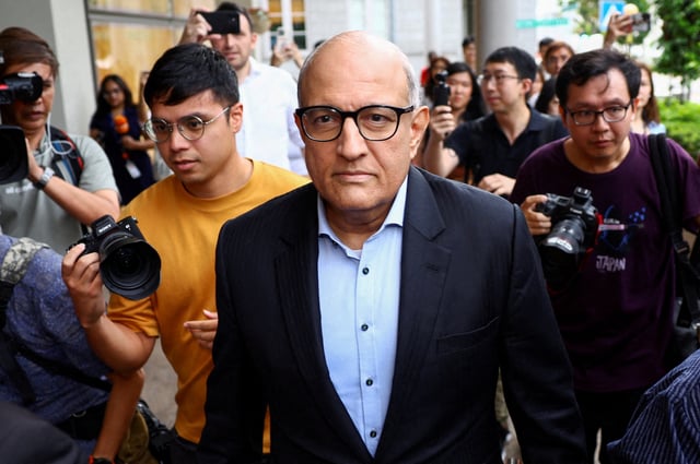 Former transport minister S. Iswaran walks as he appears at the Supreme Court in Singapore October 3, 2024. REUTERS/Edgar Su/File Photo