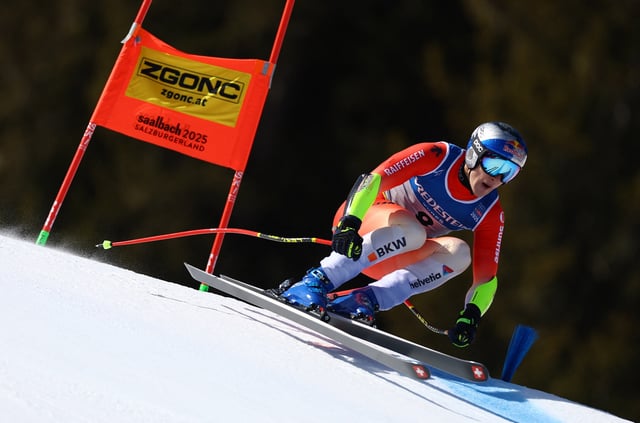 Alpine Skiing - FIS Alpine World Ski Championships - Men's Super G - Saalbach, Austria - February 7, 2025 Switzerland's Marco Odermatt in action REUTERS/Lisi Niesner