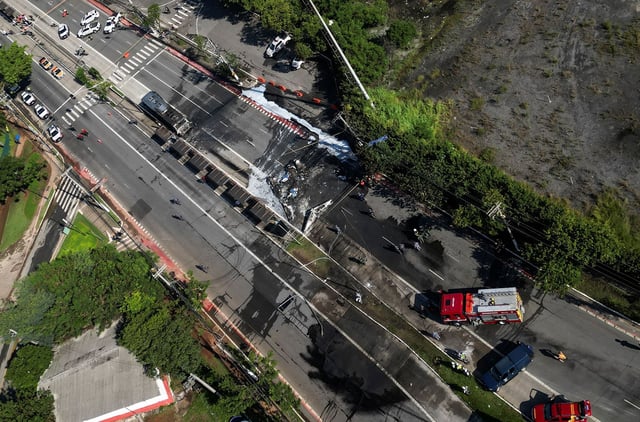 A small plane collided with a bus on Avenida Marquês, in Sao Paulo, Brazil, on Friday, killing at least two people and wounding others.