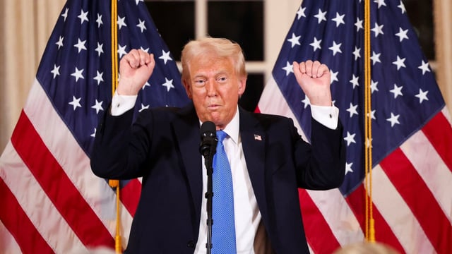  As the Super Bowl approaches, Donald Trump lauded star players and criticized a new kickoff rule. REUTERS/Kevin Lamarque