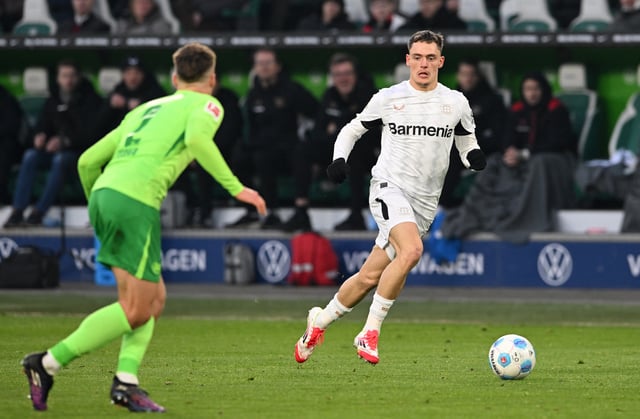 Soccer Football - Bundesliga - VfL Wolfsburg v Bayer Leverkusen - Volkswagen Arena, Wolfsburg, Germany - February 8, 2025 Bayer Leverkusen's Florian Wirtz in action REUTERS/Carmen Jaspersen