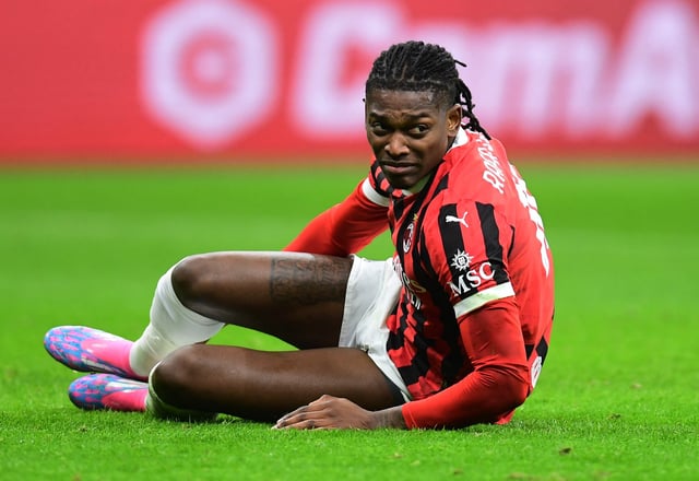 Soccer Football - Serie A - AC Milan v Inter Milan - San Siro, Milan, Italy - February 2, 2025 AC Milan's Rafael Leao reacts on the ground during the match REUTERS/Daniele Mascolo/File Photo