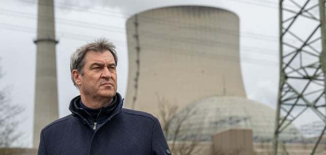 Markus Söder (CSU) nach einem Besuch des Kernkraftwerks Isar 2 in Bayern im Jahr 2023