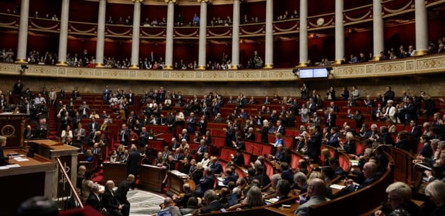 Une séance de questions au gouvernement à l'Assemblée nationale, à Paris, le 11 février 2025