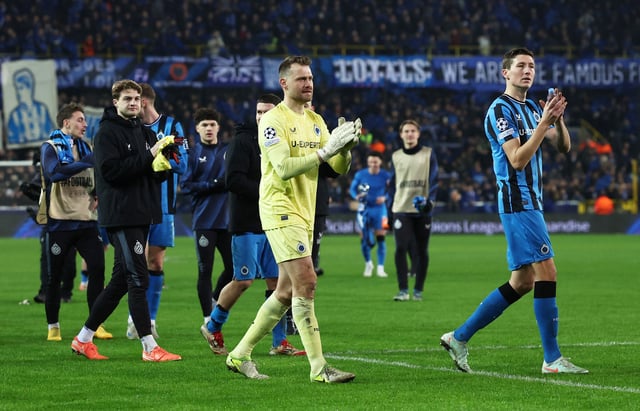 Soccer Football - Champions League - Knockout Phase Playoff - First Leg - Club Brugge v Atalanta - Jan Breydel Stadium, Bruges, Belgium - February 12, 2025 Club Brugge's Simon Mignolet with teammates celebrate after the match REUTERS/Yves Herman