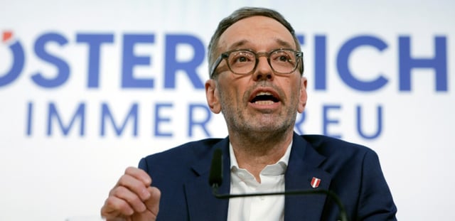 AFP - Le leader de l'extrême droite autrichienne Herbert Kickl tient une conférence de presse, le 12 février 2025 à Vienne