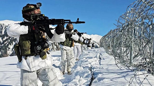 Army personnel along the LoC in Jammu and Kashmir’s Uri. (ANI/Representative)