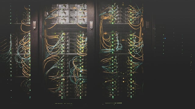 mining rig. (Taylor Vick/Unsplash)