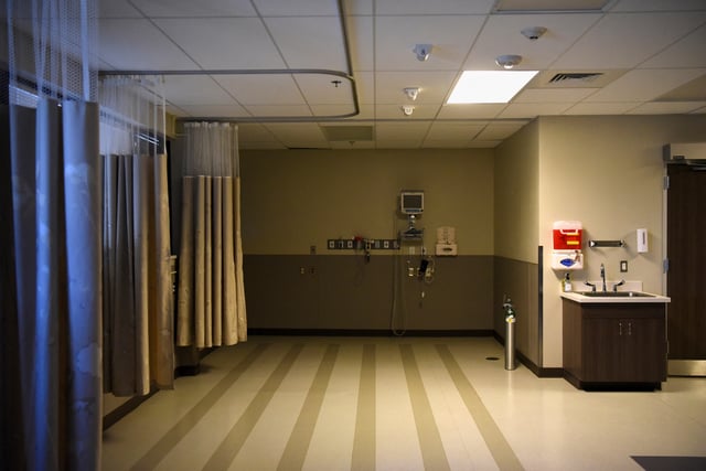 A recovery room sits empty at a closed abortion clinic in San Antonio, Texas, August 16, 2022. REUTERS/Callaghan O'Hare/FILE PHOTO
