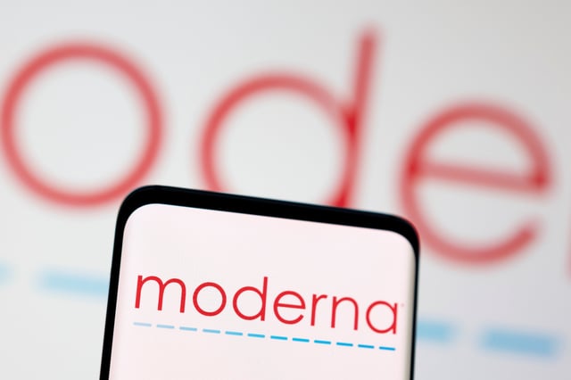 Moderna logo is seen displayed in this illustration taken, May 3, 2022. REUTERS/Dado Ruvic/Illustration/File photo