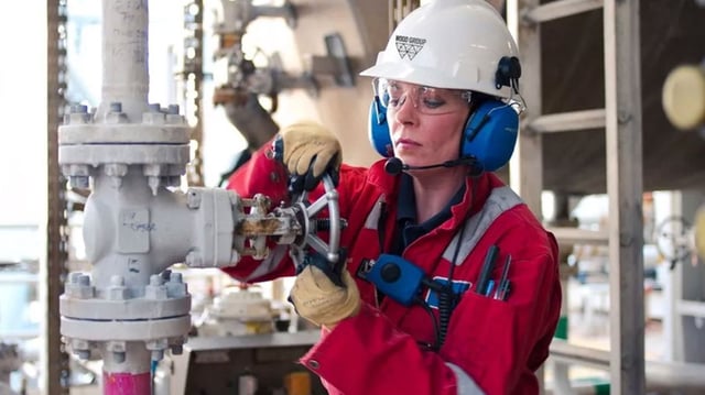 Wood Group has cancelled staff bonuses after “weaker than expected” trading in the fourth quarter