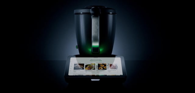 Alles in Schwarz gehalten: der Thermomix TM7 von Vorwerk