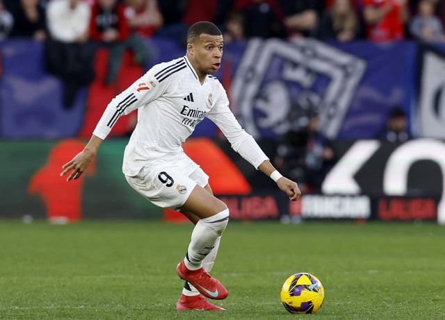 Soccer Football - LaLiga - Osasuna v Real Madrid - El Sadar Stadium, Pamplona, Spain - February 15, 2025 Real Madrid's Kylian Mbappe in action REUTERS/Vincent West