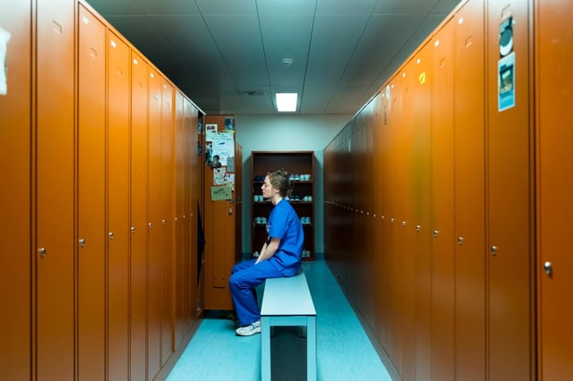 Allein und ausgelaugt: Floria (Leonie Benesch)