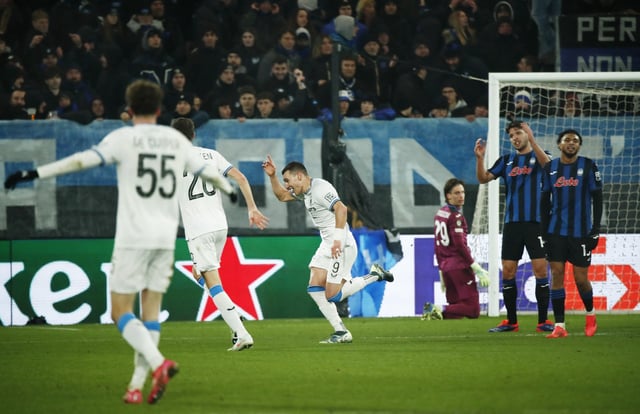 Soccer Football - Champions League - Knockout Phase Playoff - Second Leg - Atalanta v Club Brugge - Gewiss Stadium, Bergamo, Italy - February 18, 2025 Club Brugge's Ferran Jutgla celebrates scoring their third goal REUTERS/Alessandro Garofalo