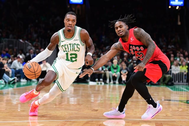 Lonnie Walker IV playing preseason for the Celtics.