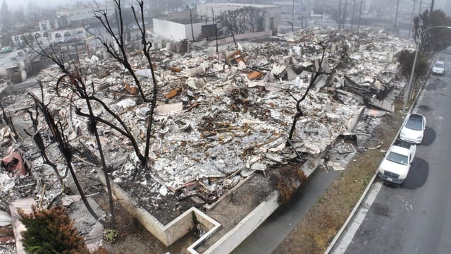 This multifamily building at 15340 Albright St. was destroyed during the Palisades fire, as seen on Monday, Feb. 3, 2025. (Photo by Jeff Gritchen, Orange County Register/SCNG)