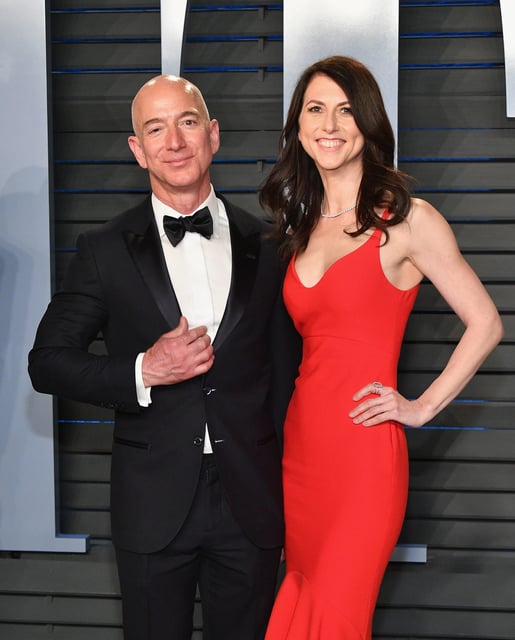 Jeff Bezos and MacKenzie Scott attend the 2018 Vanity Fair Oscar Party hosted by Radhika Jones at Wallis Annenberg Center for the Performing Arts on March 4, 2018 in Beverly Hills, California.