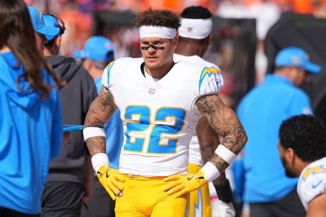The Chargers have agreed to terms with defensive back Elijah Molden on a three-year contract that is reportedly worth $18.75 million. (AP Photo/Bart Young)
