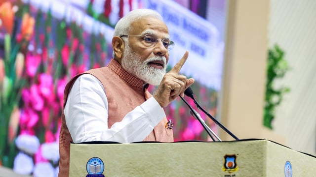 Prime Minister Narendra Modi addresses the 98th Akhil Bhartiya Marathi Sahitya Sammelan, at Vigyan Bhawan in New Delhi on Friday. 