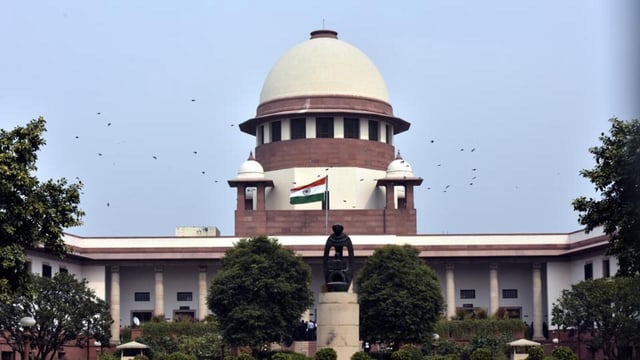 The court directed all stakeholders, including corporate guarantors, Supertech promoter RK Arora, and the Yamuna Expressway Industrial Development Authority (Yeida), to submit alternative proposals by March 21. (HT Archive)
