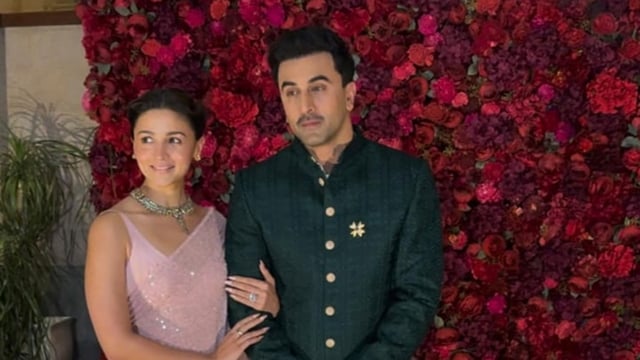 Alia Bhatt opted for a pastel pink sequined saree, while Ranbir wore a a rich dark green bandhgala sherwani.